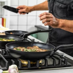 KitchenAid Pfannenset Classic Forged - ø 20, 24 Und 28 Cm - Keramische Antihaftbeschichtung -Günstiges Herd Genuss Geschäft 54585b8eb3fa69e7c2c8c2512733e627