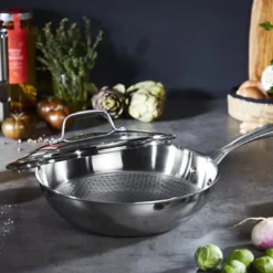 Tefal ETERNAL MESH Pfannenset °24/28cm + WOK °28cm Mit Glasdeckel + Ingenio Pfannenwender 10 Tefal ETERNAL MESH Pfannenset °24/28cm + WOK °28cm Mit Glasdeckel + Ingenio Pfannenwender -Günstiges Herd Genuss Geschäft 764625036ec424e97f803a33dcc23e6d