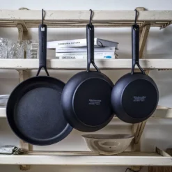 KitchenAid Pfannenset Classic Forged - ø 20, 24 Und 28 Cm - Keramische Antihaftbeschichtung -Günstiges Herd Genuss Geschäft 9a6213d1077fc8b3d5e1c1475e1ad63f