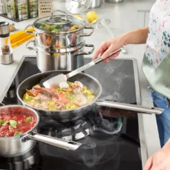 Rösle RÖSLE ELEGANCE Bratpfanne Ø 28 Cm, Edelstahl 18/10, Universalpfanne Mit Antihaftversiegelung ProPlex, Spülmaschinen-, Backofen- Und Induktionsgeeignet 13 Rösle RÖSLE ELEGANCE Bratpfanne Ø 28 Cm, Edelstahl 18/10, Universalpfanne Mit Antihaftversiegelung ProPlex, Spülmaschinen-, Backofen- Und Induktionsgeeignet -Günstiges Herd Genuss Geschäft e117f01396c1b9a493ffaa24e593228c